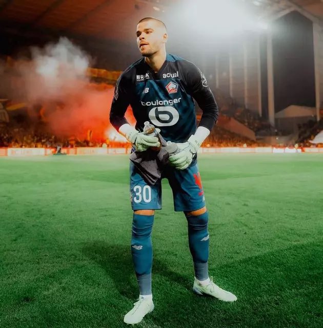 Paris_sginfos's tweet image. ℹ️🚨 Lucas Chevalier veut rejoindre le Champion d’Europe !
✅ CONFIRMATION : Il a déjà échangé avec Luis Enrique, qui souhaite l’avoir dans son équipe la saison prochaine.
⚡️ Dans l’entourage du club de la capitale, on pense que tout pourrait aller très vite !
🙌Lucas…