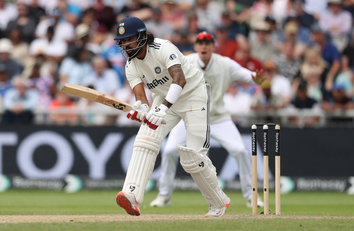 anandhumanoj666's tweet image. #KLRahul : 87* (210)
#ShubmanGill : 78* (167)
Team India stands strong at 174/2, with an unbeaten partnership of 174 runs off 377 balls. 🇮🇳