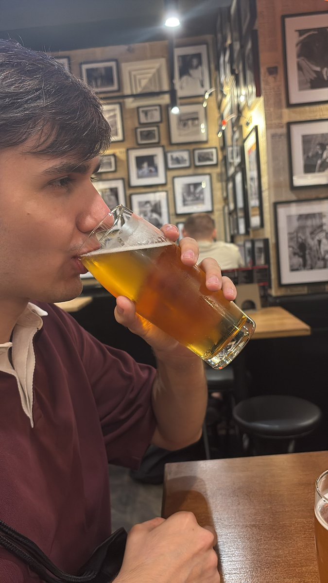 Stres trochę zjadł , więcej jutro 😬😬

A teraz piwo z Panem hostem