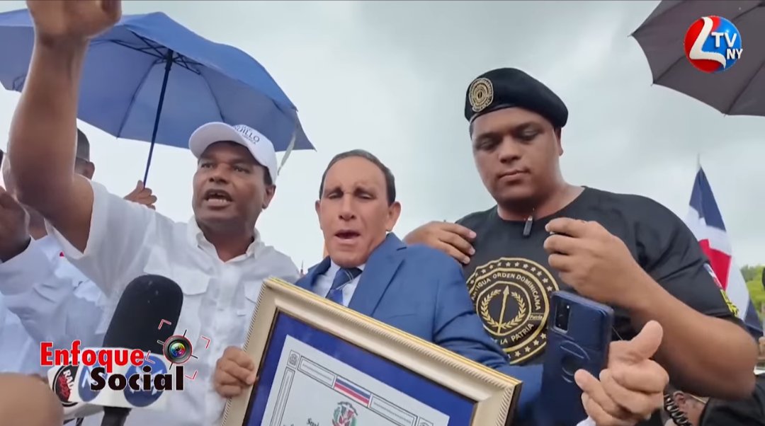 rebeca_fiallo's tweet image. Guaaaoooo...
El Dr. Cruz Jiminián nos apoyó en la Marcha.
¡Otra personalidad que entendió que ésto no es político partidario!
Ésto es por la SOBERANÍA 🇩🇴.
@alfredodelacruz