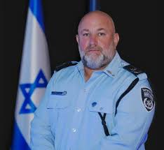 idoshiponi1's tweet image. מי יכול לפתוח בחקירה נגד אמו של הבן הגנב של גלי מיארה?
השאלה מי הגורם המוסמך להורות על פתיחת בחקירה פלילית נגד בכירי הפרקליטות ובראשם היועמ"ש, היא אחת השאלות הכי רגישות ונפיצות במערכות המשפט והחוק בישראל, ויש סביבה חרושת שלמה של שמועות וטענות.
יש האומרים, שרק פרקליט המדינה…