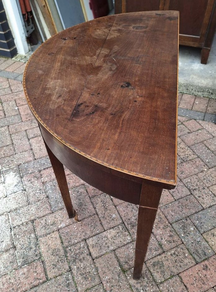 2016industrial's tweet image. A very elegant Demi lune table needed a little bit of tlc. I love how they come back to life. #restoration #workshop #antique #antiquefurniturerestoration #interiordesign