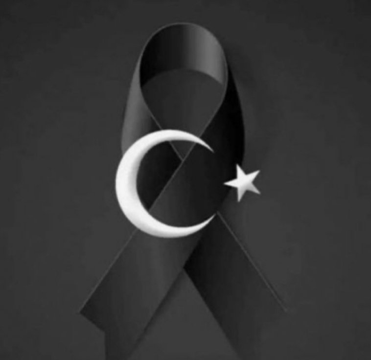 SultanE51546415's tweet image. Şuraya bir yas kurdelesi bırakıyorum...
Tek bir olay ya da konu için değil.
Yangınlar, kadınlar, çocuklar, hayvanlar, böcekler, hava, adalet, umutlar ...vs vs...
Öyle çok acı var ki artık.
Koskocaman bir yas yeri oldu memleketim😔