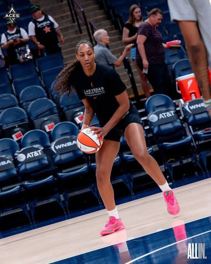 LaceLounge's tweet image. A’ja Wilson laces up in a special “AKA” Nike A’One PE inspired by her sorority, Alpha Kappa Alpha 💖💚