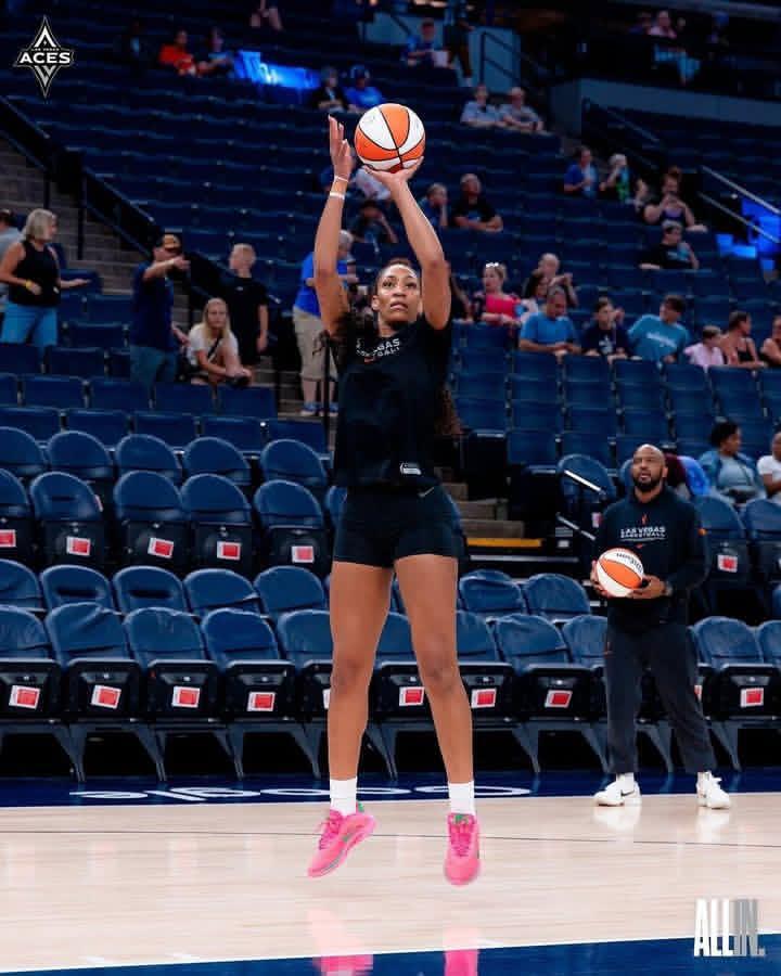 LaceLounge's tweet image. A’ja Wilson laces up in a special “AKA” Nike A’One PE inspired by her sorority, Alpha Kappa Alpha 💖💚