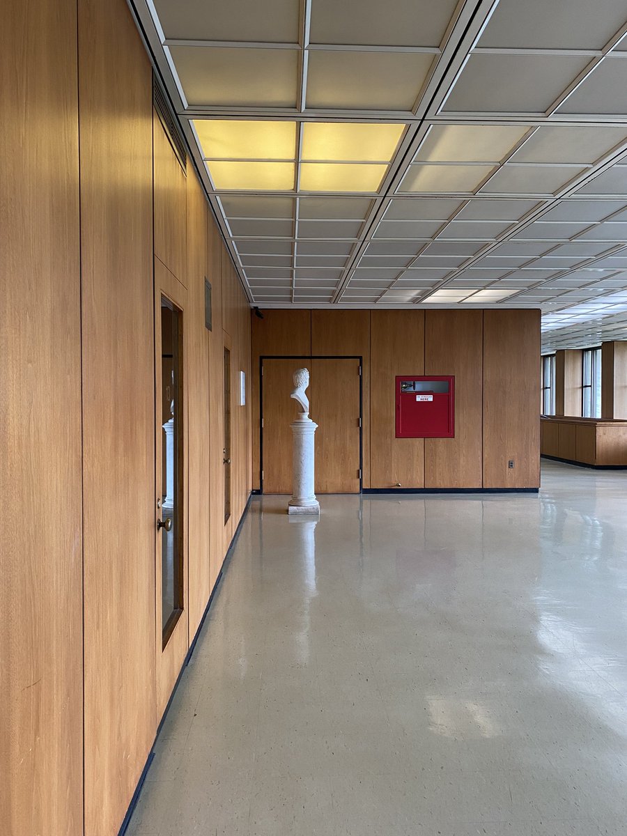 _motherslug's tweet image. Liminal zone at the Detroit Public Library.