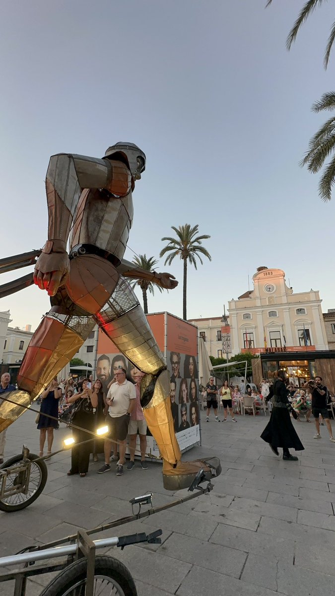 Festival de Mérida (@festival_merida) on Twitter photo ‘Aquiles’ ha vuelto a #Merida71 de la mano de <a href="/LAFAMCIATEATRE/">LA FAM Cia de Teatre</a> y otra vez nos ha vuelto a conquistar el corazón ✨
📍Plaza España
+info: festivaldemerida.es/otras-activida… ‘Aquiles’ ha vuelto a #Merida71 de la mano de <a href="/LAFAMCIATEATRE/">LA FAM Cia de Teatre</a> y otra vez nos ha vuelto a conquistar el corazón ✨
📍Plaza España
+info: festivaldemerida.es/otras-activida…