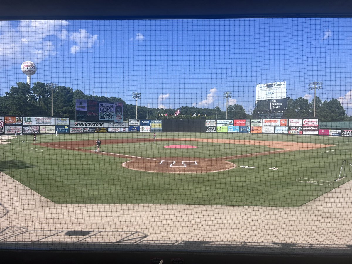 dan_helotie's tweet image. Not many games left at this ol’ barn.
@Kcannonballers vs. Mudcats at 5:00 p.m. today!
I’ll have the call HERE:
milb.com/kannapolis/fan…