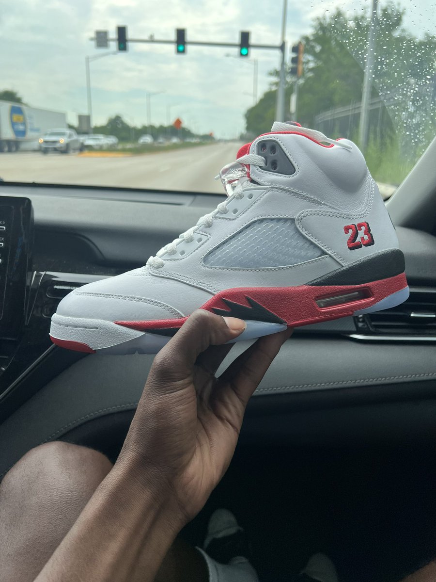 snipernick32's tweet image. SHIPPING NOW! JORDAN 5 FIRE RED! 

sniperkicks.com/products/air-j…