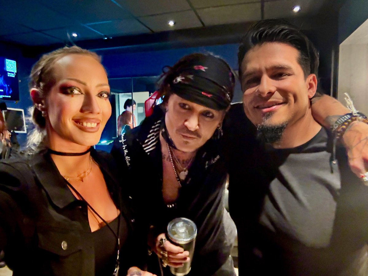 thejoshv's tweet image. Had an amazing couple of days in London!
The show at the legendary 02 Arena was unforgettable...
The mighty @judaspriest and @alicecooper absolutely crushed it.
It was awesome seeing Alice Cooper pay tribute to Ozzy by performing Paranoid, with a special appearance by Johnny Depp…