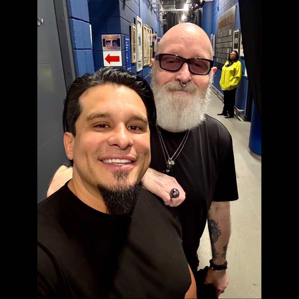 thejoshv's tweet image. Had an amazing couple of days in London!
The show at the legendary 02 Arena was unforgettable...
The mighty @judaspriest and @alicecooper absolutely crushed it.
It was awesome seeing Alice Cooper pay tribute to Ozzy by performing Paranoid, with a special appearance by Johnny Depp…