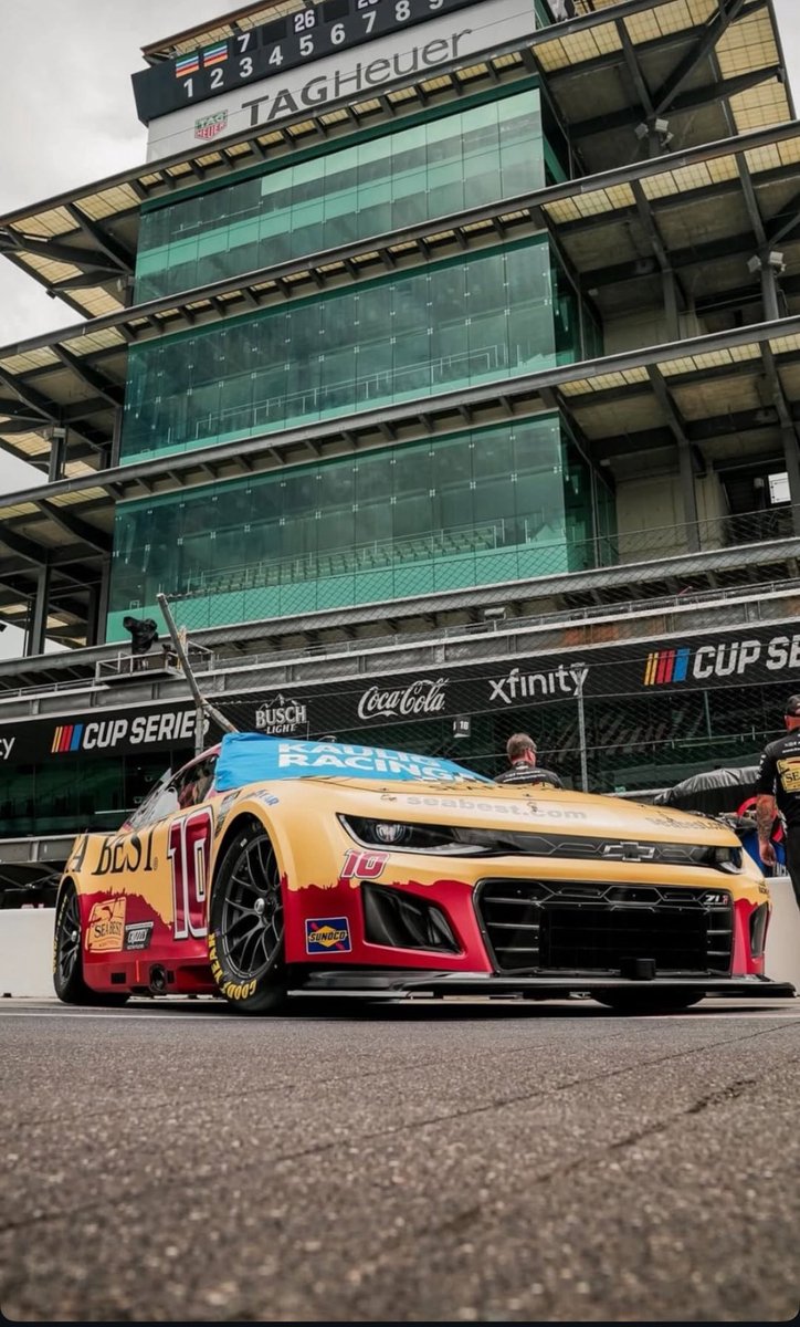 Ready for the Brickyard tomorrow <a href="/tydillon/">Ty Dillon</a> <a href="/SeaBestSeafood/">Sea Best Seafood®</a> #GoTYme 🏁