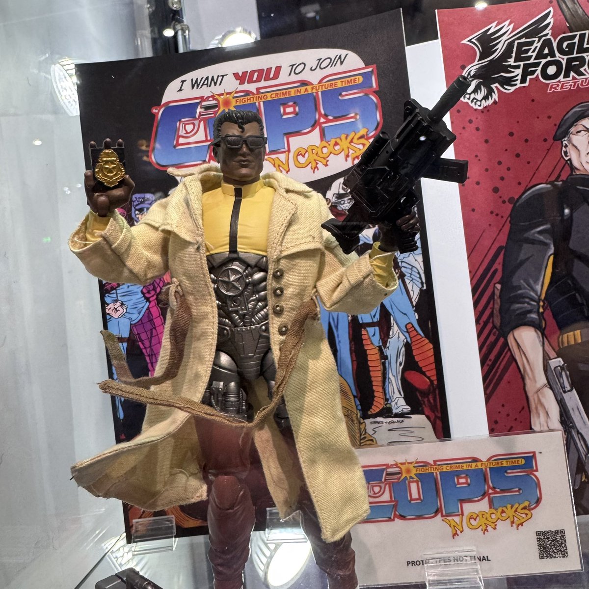 InPursuitofToys's tweet image. FIGHTING CRIME IN A FUTURE TIME! It was great seeing the upcoming @BigBadToyStore COPS ‘N CROOKS BULLETPROOF figure at SDCC!

#bigbadworkshop #cops #copsncrooks #bulletproof #sdcc #sdcc2025 #actionfigures #toynews #toycollector #toycommunity #inpursuitoftoys