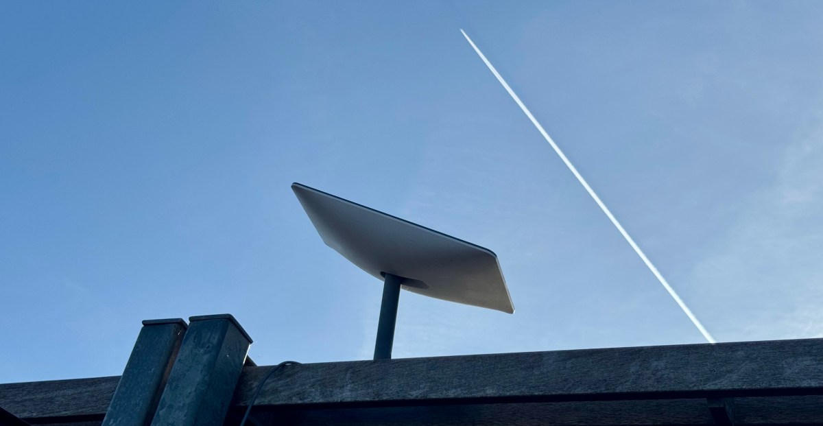 NovaCoreMore's tweet image. 🚀 ¡Starlink vuelve a brillar! Tras una caída de 2.5 horas que afectó a usuarios y hasta a tropas ucranianas, el servicio de internet satelital de SpaceX ya está de regreso. La conectividad global se restablece, ¡gracias por su paciencia! 🌍✨ #Starlink #SpaceX