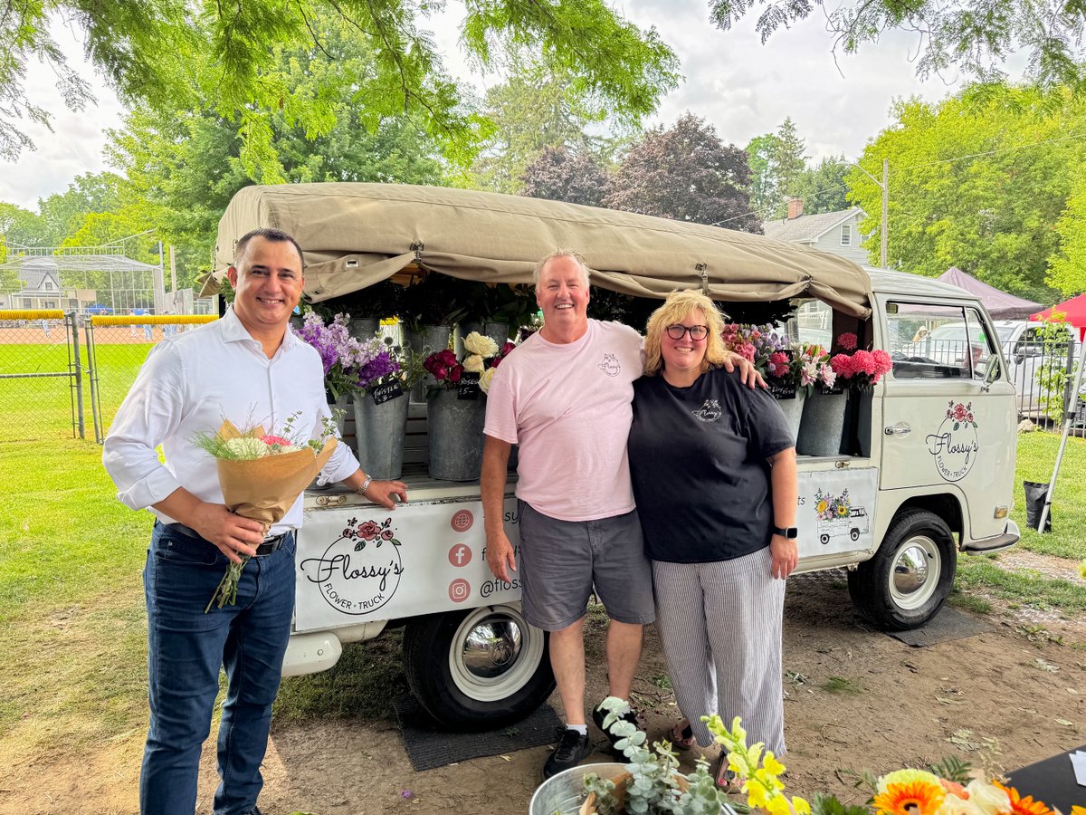MichaelParsa's tweet image. Fantastic to see so many residents supporting local businesses at the #Aurora Farmers Market this morning!
The market runs from 8 am to 1 pm every Saturday until October 25th, so please come out and show your support.
#SupportLocal #AuroraOakRidgesRichmondHill