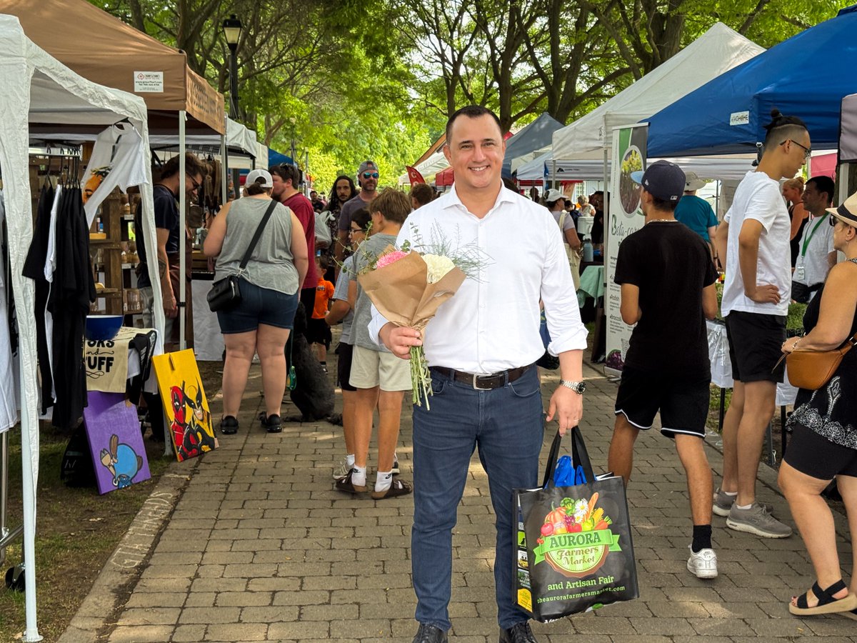 MichaelParsa's tweet image. Fantastic to see so many residents supporting local businesses at the #Aurora Farmers Market this morning!
The market runs from 8 am to 1 pm every Saturday until October 25th, so please come out and show your support.
#SupportLocal #AuroraOakRidgesRichmondHill