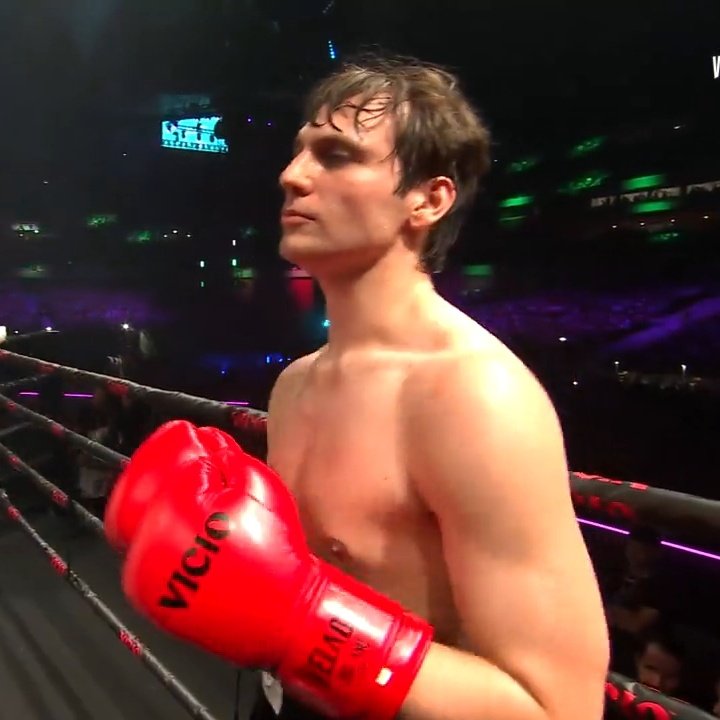 Gaspi aunque haya perdido, realmente dio una gran pelea, dio buenos golpes y estoy orgullosa de mi compatriota latino 
Ya gano desde que empezó a ejercitar y mejorar físicamente para estar en el ring, para nada es facil eso ✨
#LaVeladaDelAñoV