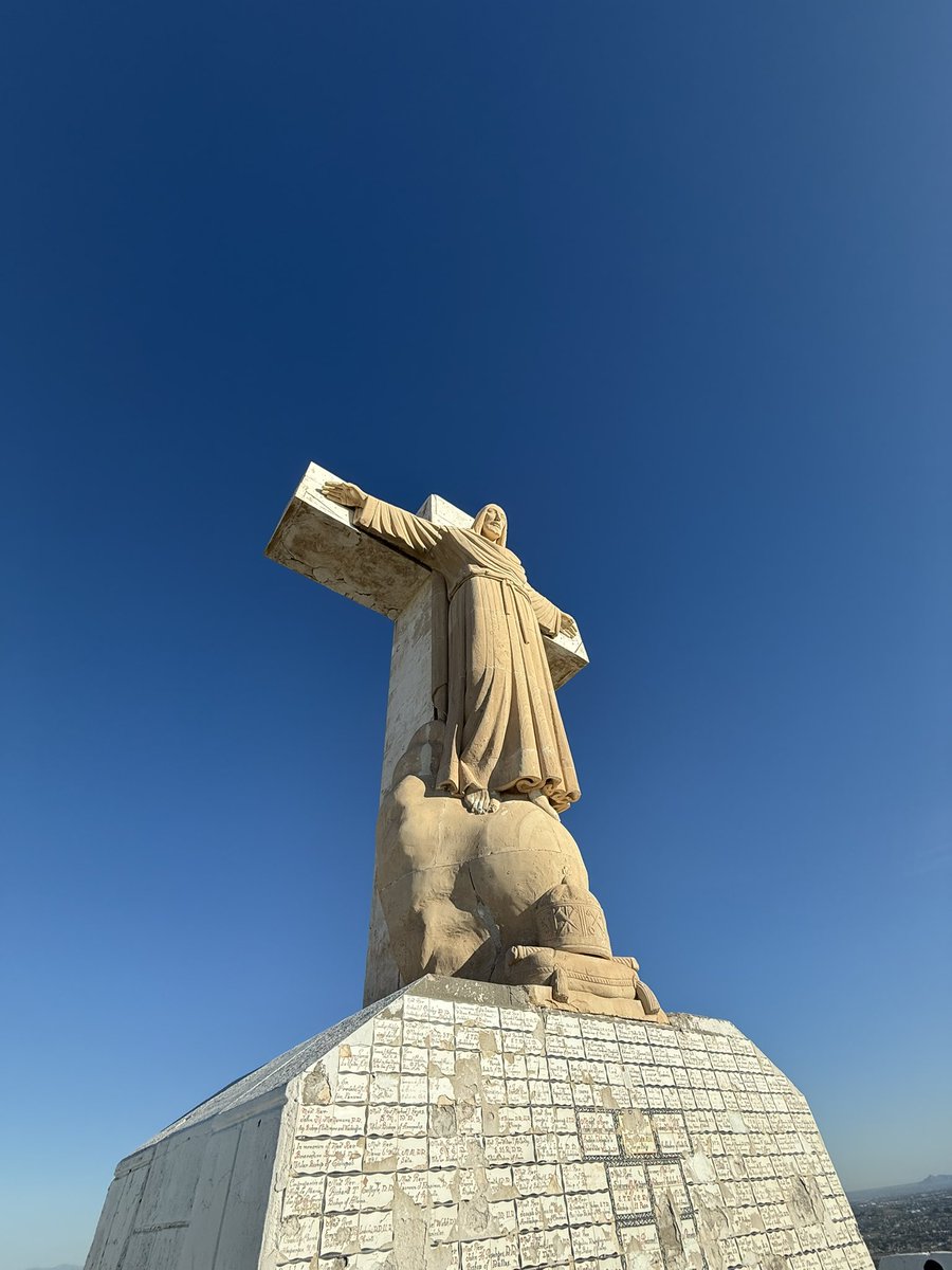 AdrianBroaddus's tweet image. Do yourself a favor and hike Mount Cristo Rey.
Powerful, featuring views of Mexico, New Mexico and Texas