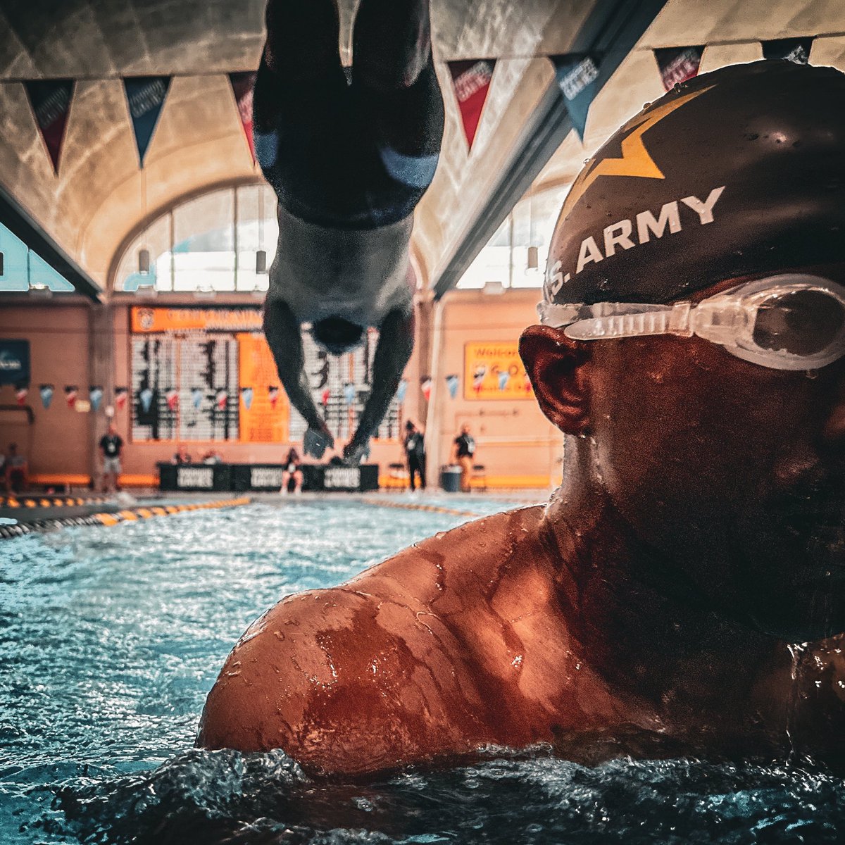 armyARCP's tweet image. Master Sgt. Brown touching the wall letting Staff Sgt. Churchwell dive in as the anchor for the 200 men’s relay.
#ARCP #Swimming #Limitless #WarriorGames #DWG2025 #TeamArmy #TeamArmy25