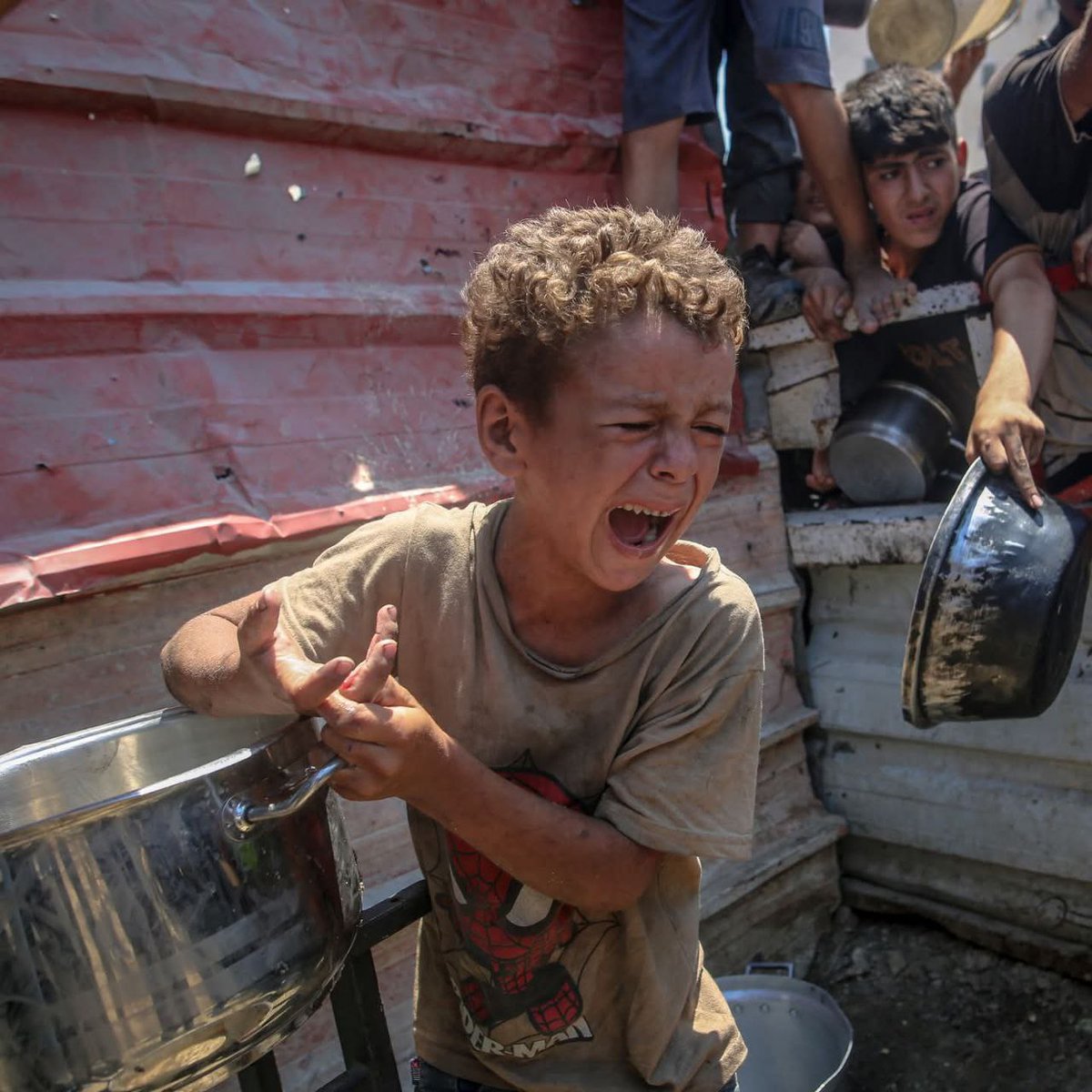 H_Fuoad96's tweet image. صراخ و بكاء الأطفال الفلسطينيين يزلزل عروش الطغاة المجرمون سوى كان عربا او يهودا
