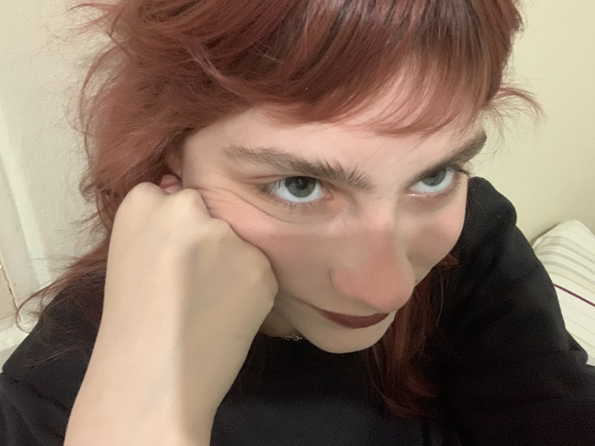 cerealsopa's tweet image. eu depois de ter pintado o cabelo e ter tomado uma caralhada de remédio pra gripe