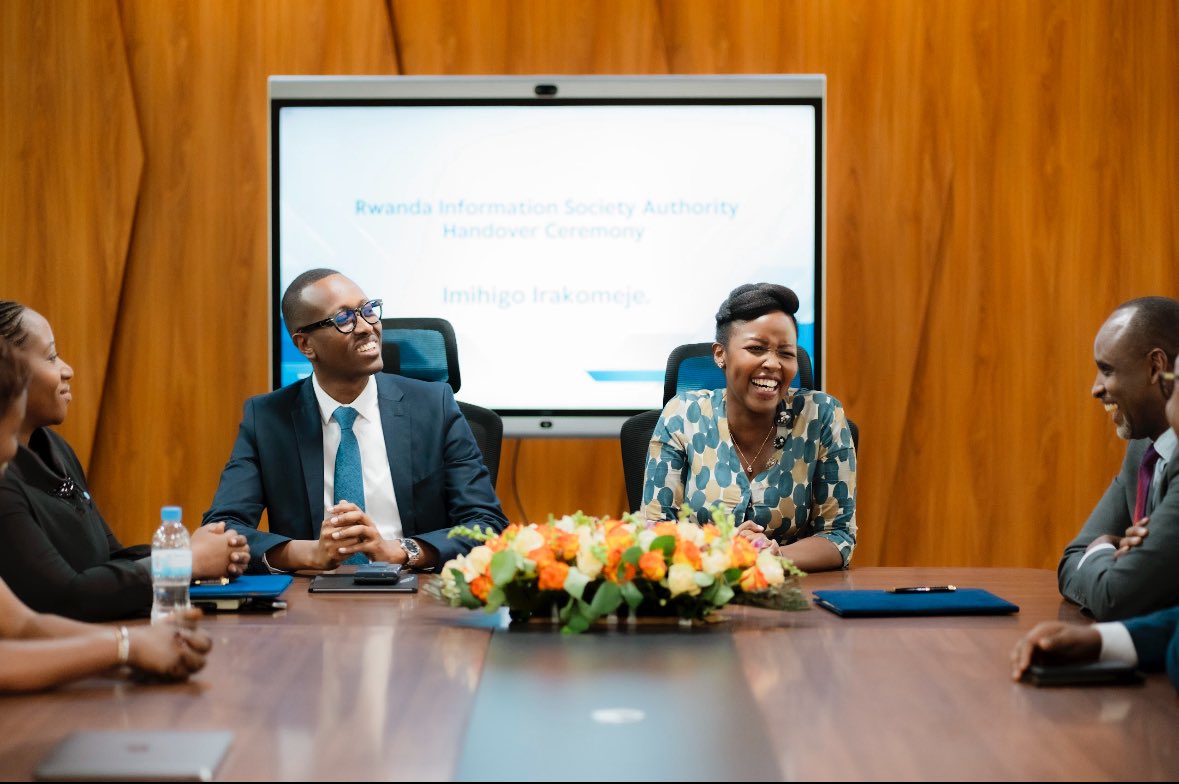 RwandaICT's tweet image. Yesterday, Minister @MusoniPaula witnessed the official handover between the outgoing and incoming leadership at @RISARwanda .
To the outgoing CEO @IBMuhizi thank you. Your leadership has left a lasting impact on Rwanda’s ICT sector.
To the incoming CEO @TonySebera we look…