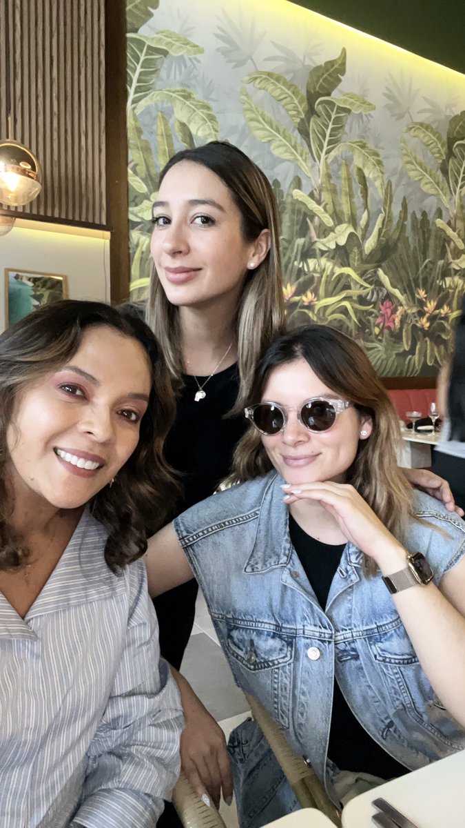 Una santísima Trinidad de la moda 
🩷🩷🩷
<a href="/LucetyC/">Lucety Carreño Rojas</a> <a href="/CamilaVillamilN/">Camila Villamil N</a>