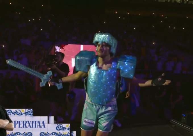 una lastima lo de gaspi

pero si sales asi debes ganar 100%