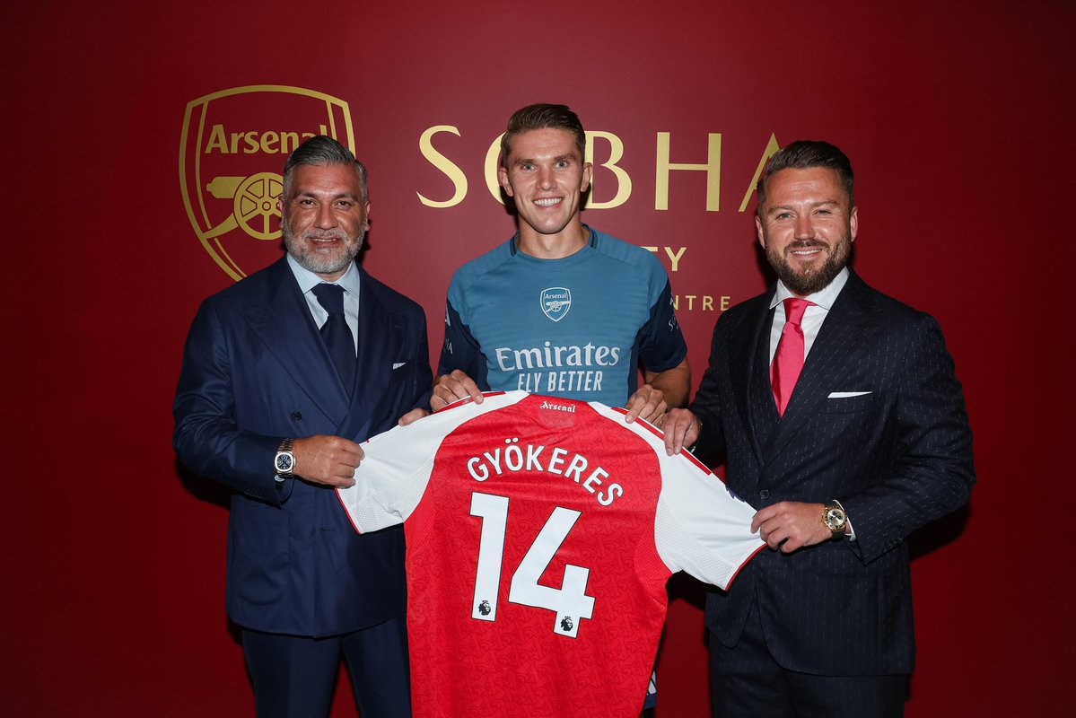 UzalendoNews_KE's tweet image. Arsenal have confirmed the blockbuster signing of Swedish striker Viktor Gyökeres from Sporting CP in a deal worth up to €73.5 million (£63.4 million).
Read more uzalendonews.co.ke/arsenal-comple…