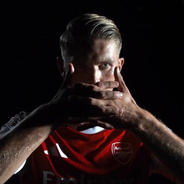 UzalendoNews_KE's tweet image. Arsenal have confirmed the blockbuster signing of Swedish striker Viktor Gyökeres from Sporting CP in a deal worth up to €73.5 million (£63.4 million).
Read more uzalendonews.co.ke/arsenal-comple…