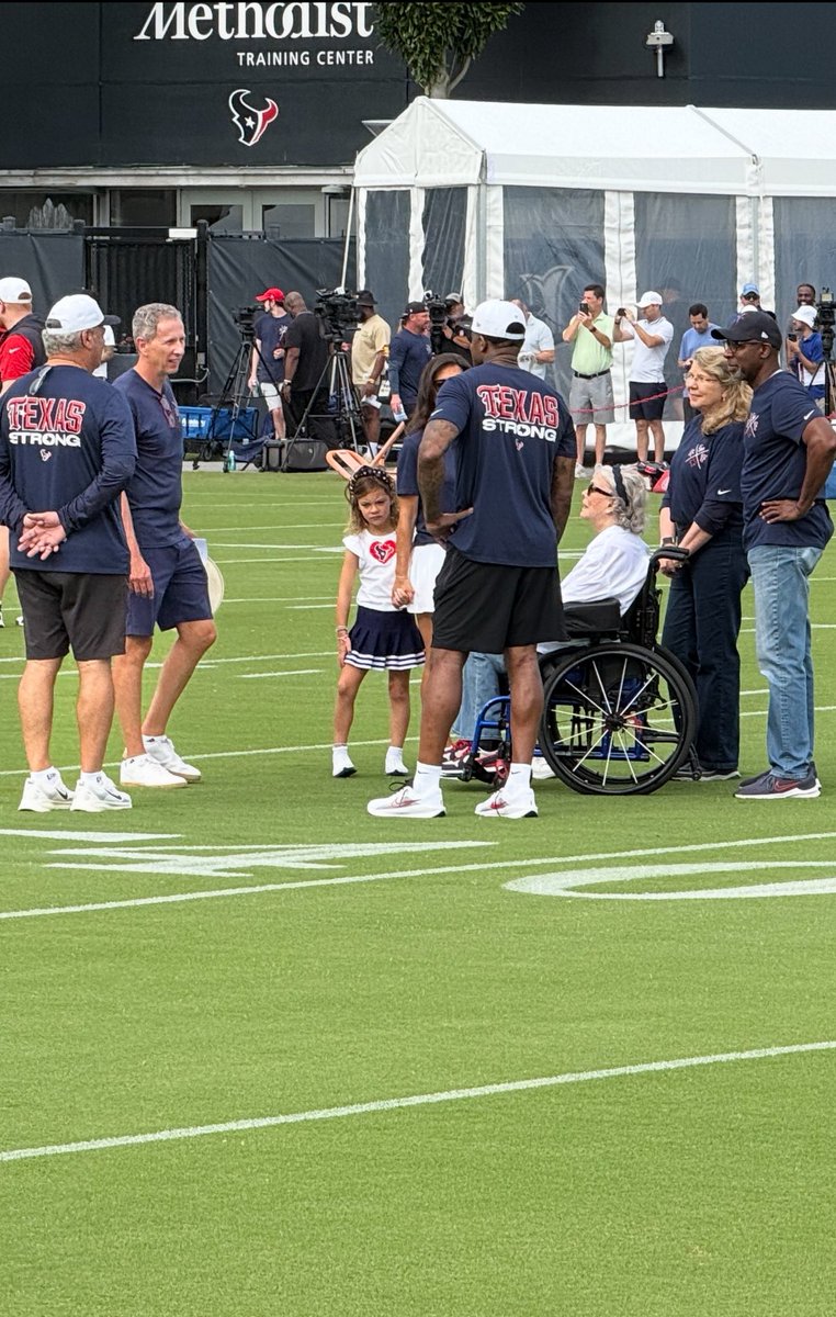 Blastoff_Ent's tweet image. Shout out to Mrs Janice McNair being inducted into the Ring of Honor this November #htownmade 👏🏾 Houston Texans OG