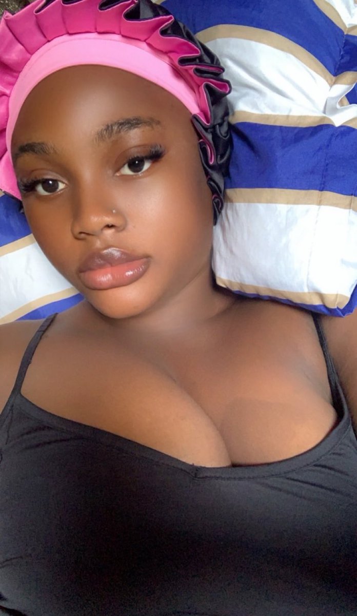 Enii___ola's tweet image. Good night 😴😘