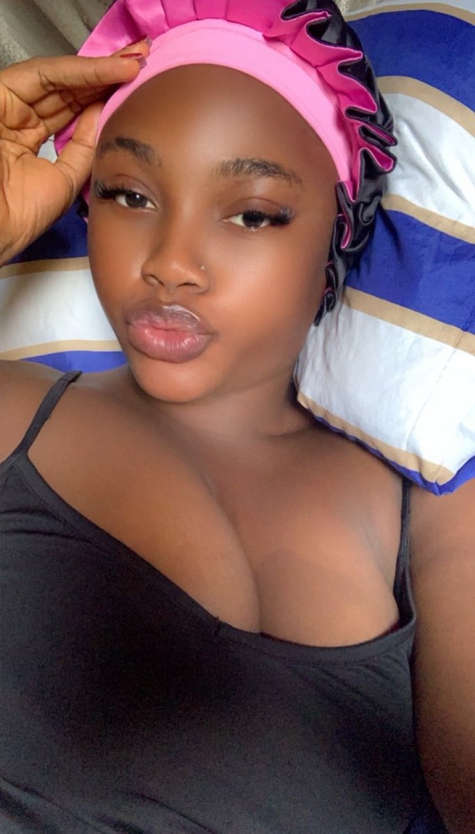 Enii___ola's tweet image. Good night 😴😘