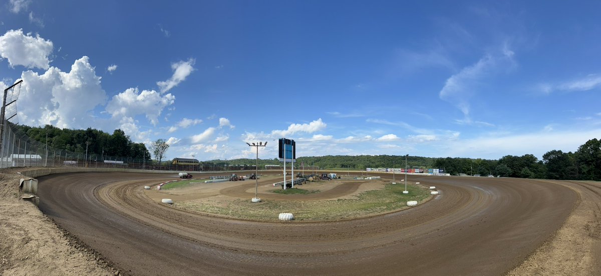 AtomicSpeedway's tweet image. We are still racing, we’ve been talking nicely about Mother Nature all day and so far she’s listening🤞🏼
𝐂𝐥𝐚𝐬𝐬𝐞𝐬
- Ohio Heating 410 Sprints
- Iron Man Steel Block Late Models
- Kryptonite Race Cars Modifieds
- Holdren Construction Sport Mods