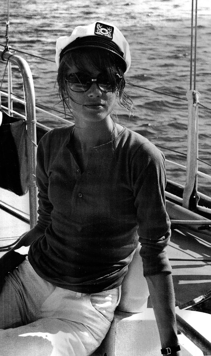 VBcn72's tweet image. Françoise Hardy, Saint-Raphaël | 1969 📸