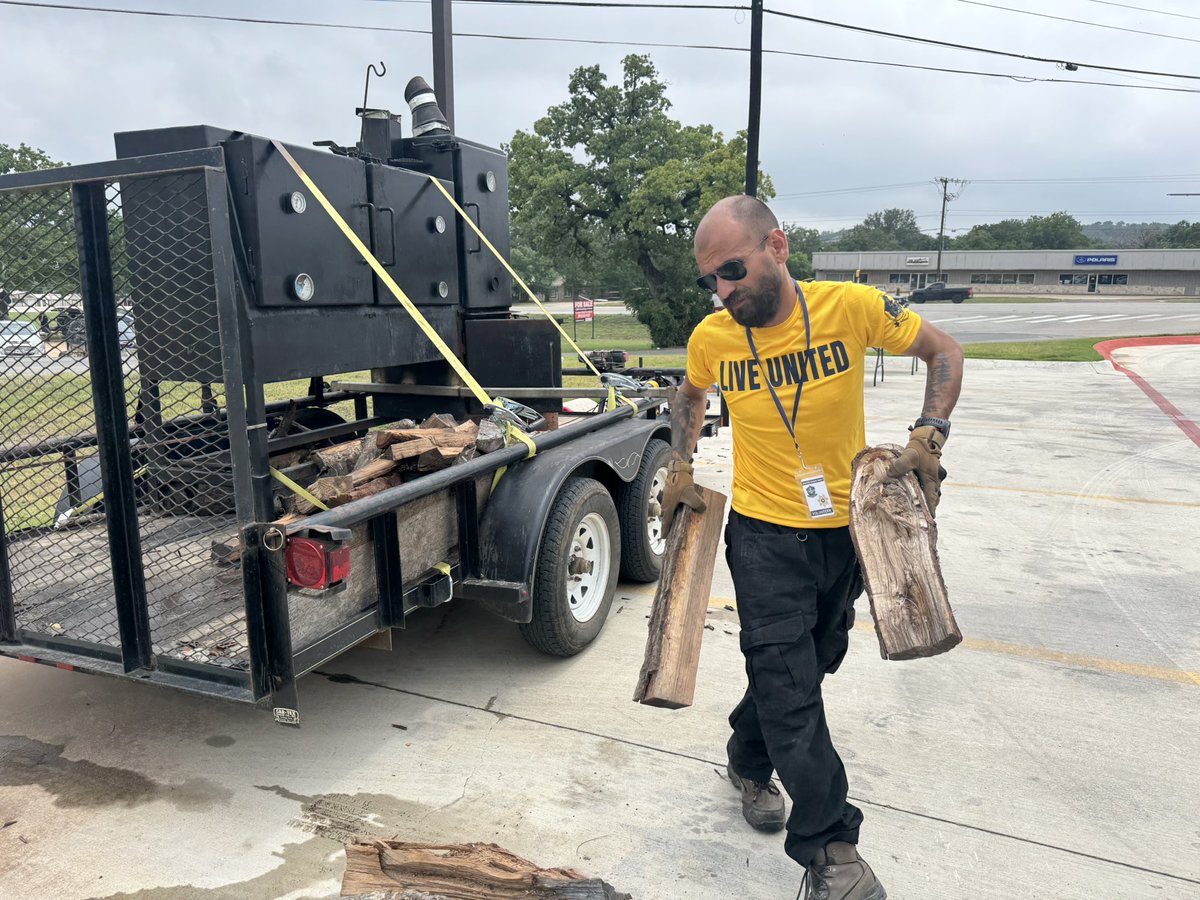 TDStormRecovery's tweet image. This guy right here - Casey Billings - is one of the most amazing people I’ve ever known. So proud to have him on our team and partnering with @WickedWxMedia and @Unitedcajunnavy
