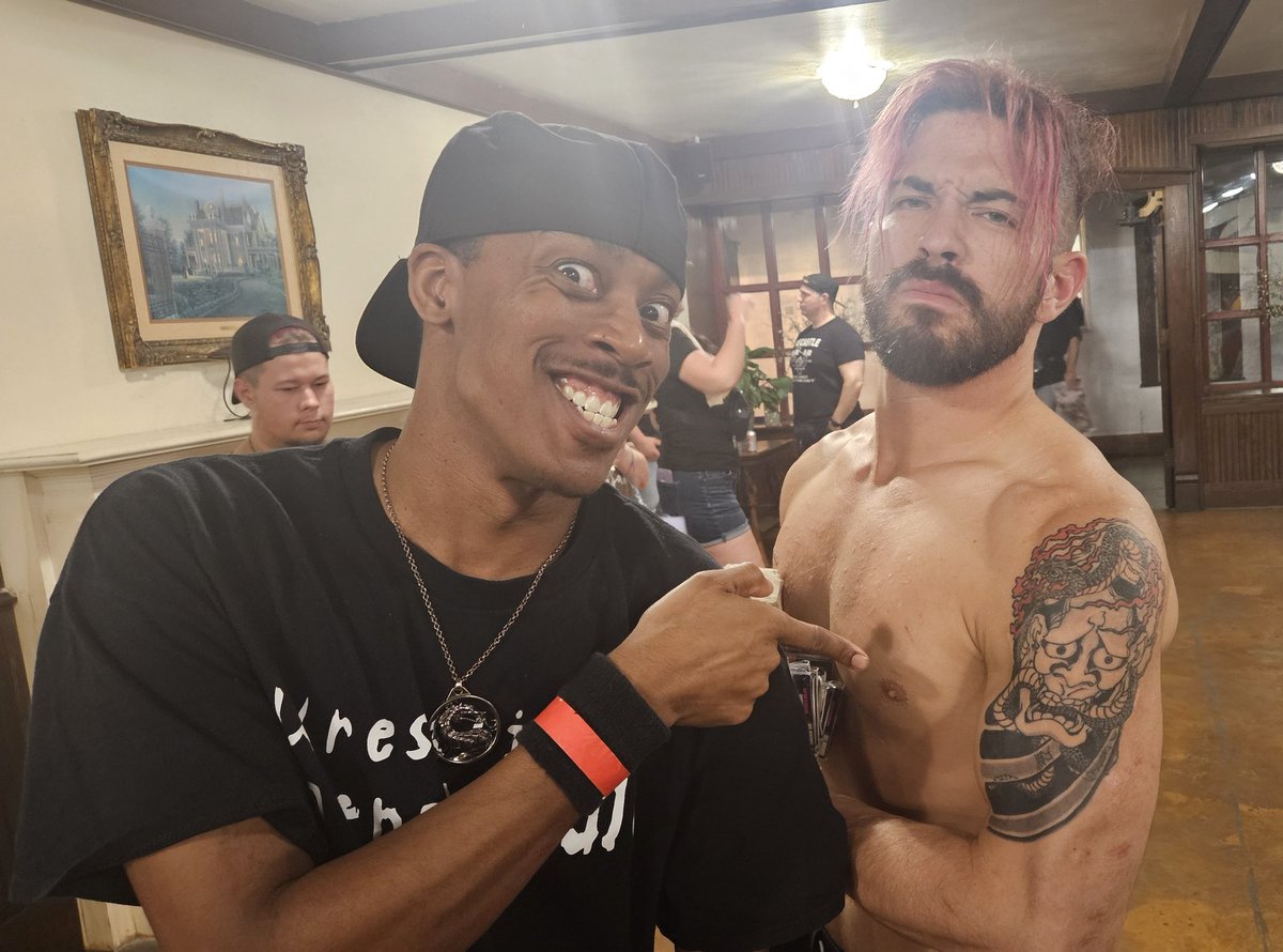 mikejones_mad's tweet image. Enjoyed my first @MatWarPro show last night but can we talk about how jacked @theakiraway is? He calls himself the king of the death match for a reason! SIGN HIM! Good to se you homie!