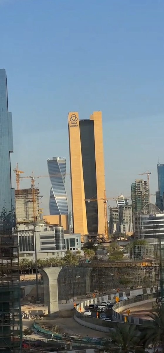 first_1ine's tweet image. 🏗️ أعمال جسور ضخمه في تقاطعات طريق الملك سلمان و الطريق الدائري مع طريق الملك فهد