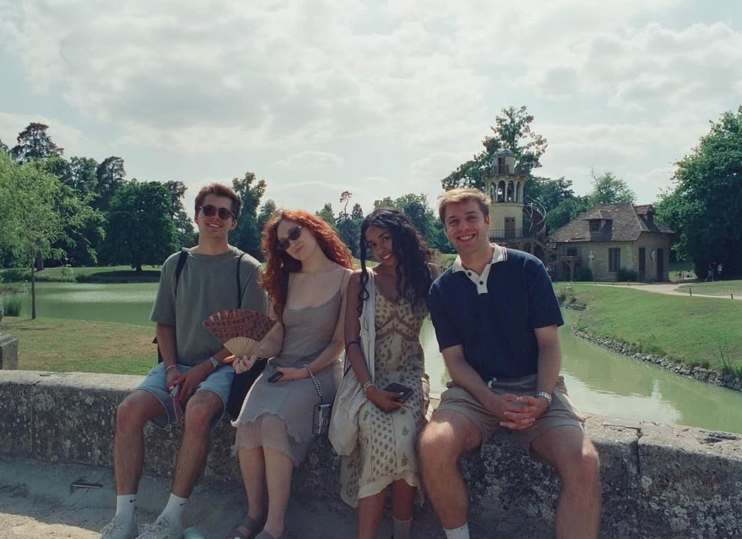chappellroanPH's tweet image. 📲 | Chappell Roan, Ramisha Sattar, & friends from their vacation last month 💕
via giarigoli on Instagram