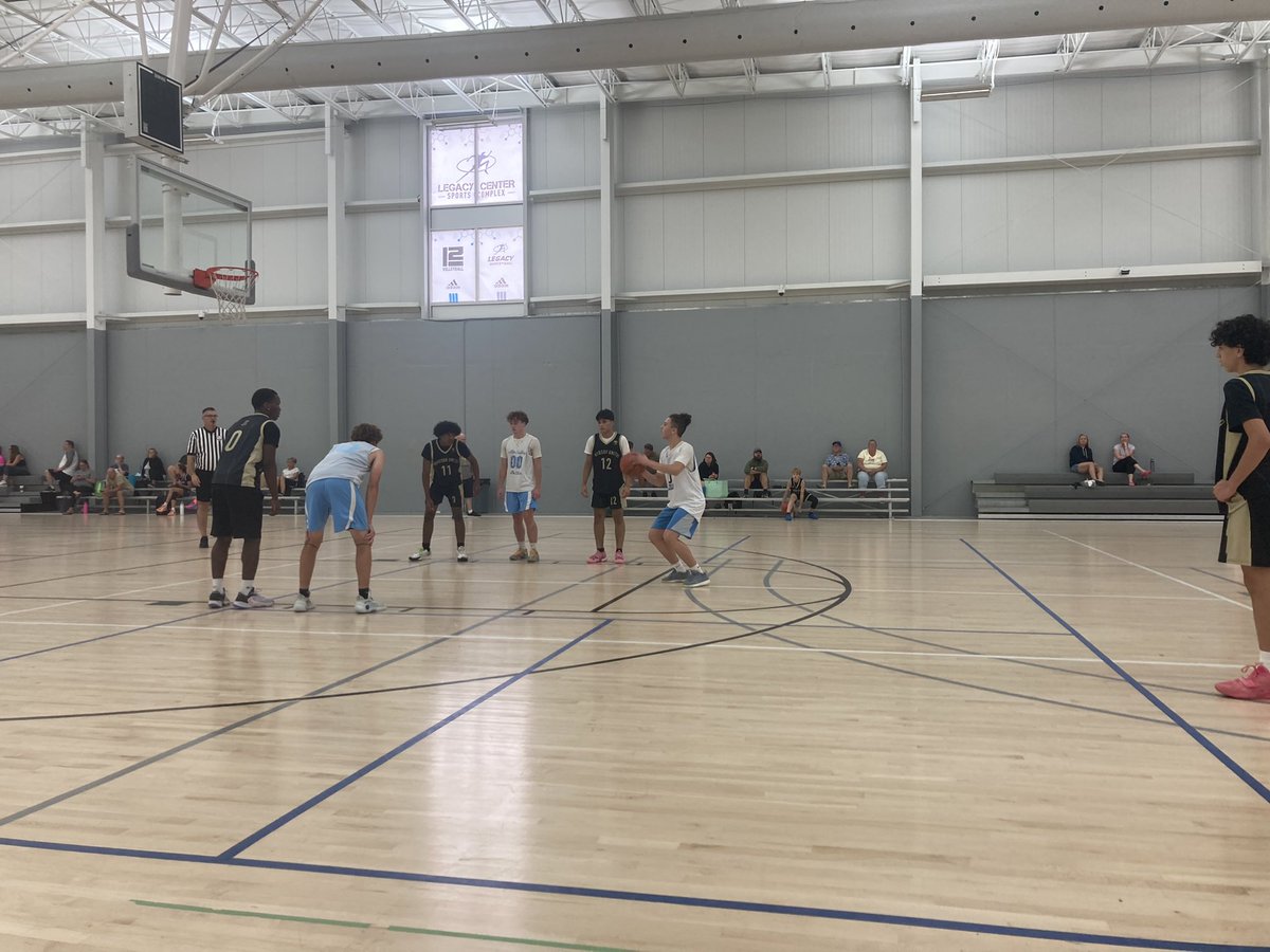 strictly_skills's tweet image. 16U SS33 Gold up 20 on Windsor UNITED
7 min left
Carter Crippin leading SS33
@6deepbasketball
@PrepHoopsMI