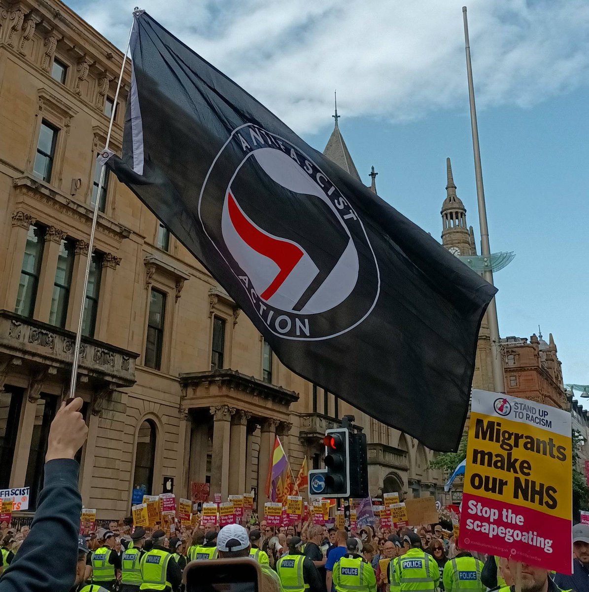 Get fascism out of Glasgow!

Today Climate Camp Scotland joined the mobilisations in Glasgow to show that UKIP’s racism and islamophobia is not welcome on our streets.

The racist agenda of this “mass deportation” demo must be opposed wherever it rears its head.