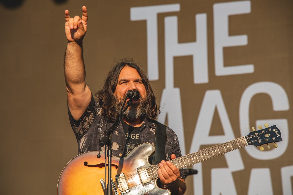 ThePieceHall's tweet image. Thank you to @TheMagicNumbers who have the perfect formular for getting the crowd ready for @TravisBand at @TKMaxx_UK presents Live at The Piece Hall!