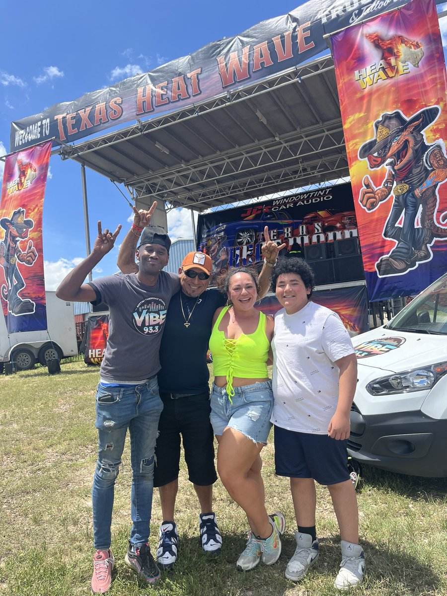 snupedaniel's tweet image. Texas Heatwave day two @Vibe933
