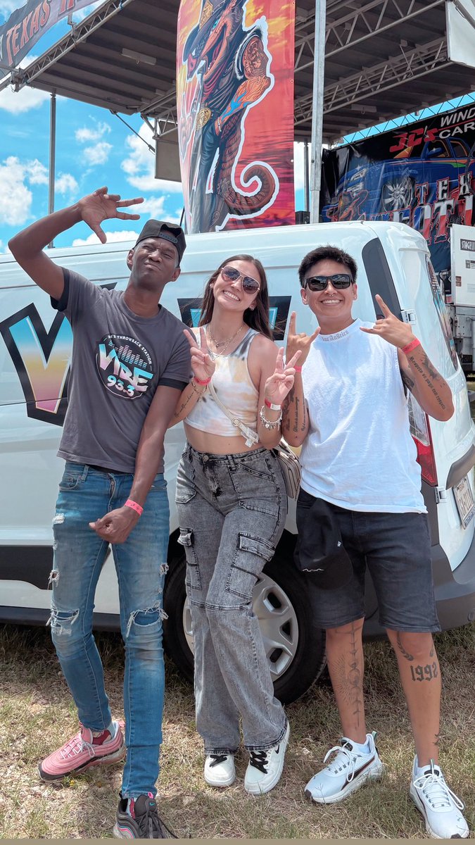 snupedaniel's tweet image. Texas Heatwave day two @Vibe933