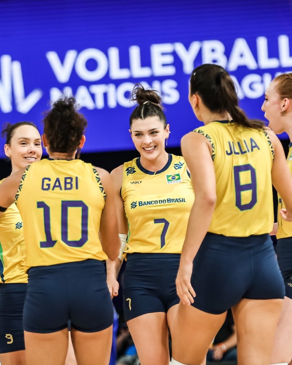 É DO BRASIL! 🇧🇷 O Brasil vence o Japão e garante vaga na grande final da Liga das Nações Feminina de vôlei feminino. 

A disputa pela medalha de ouro será neste domingo (27), às 15h.