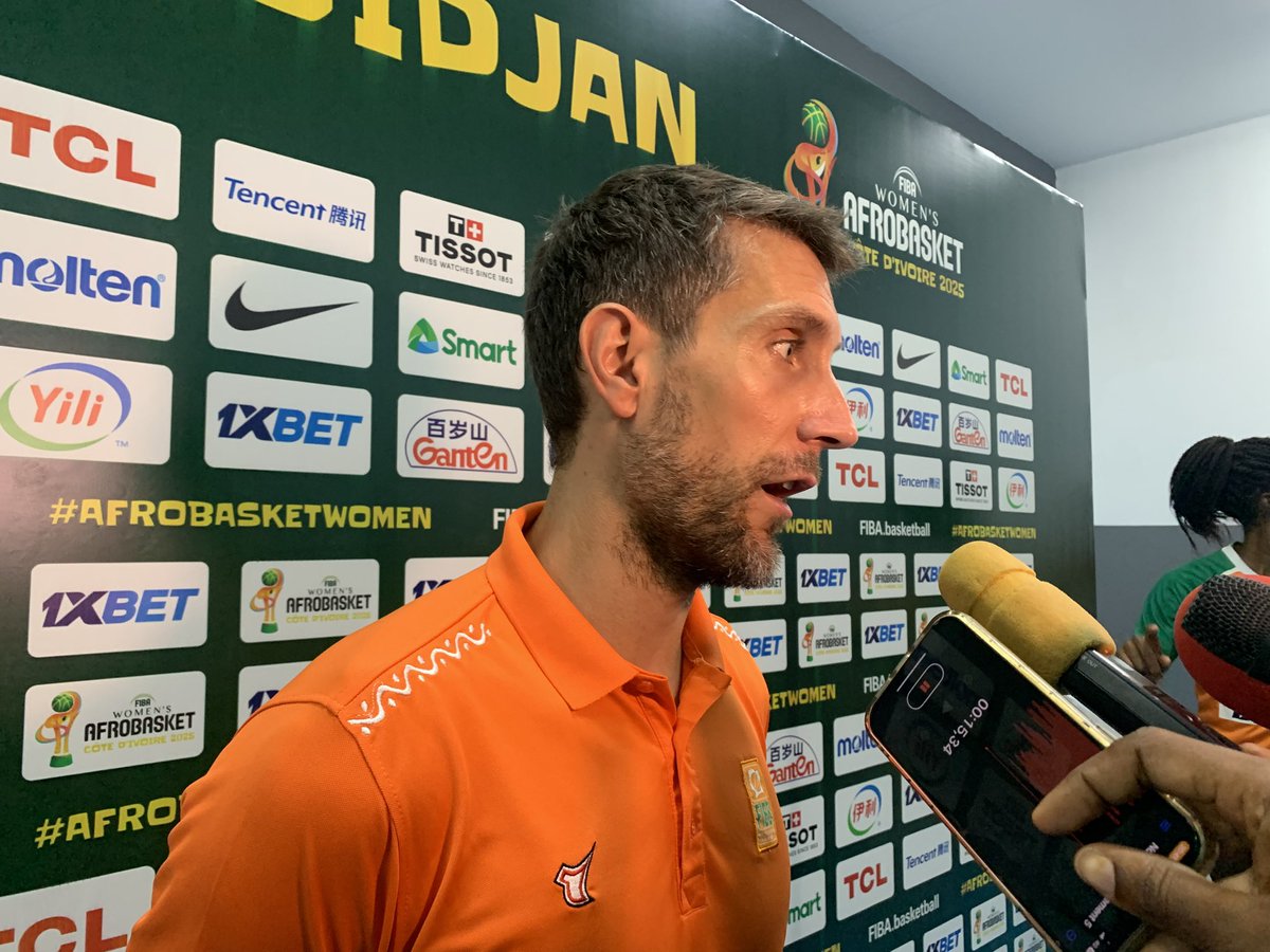 iam_Ayo's tweet image. Côte d’Ivoire Head Coach… in the mix zone.