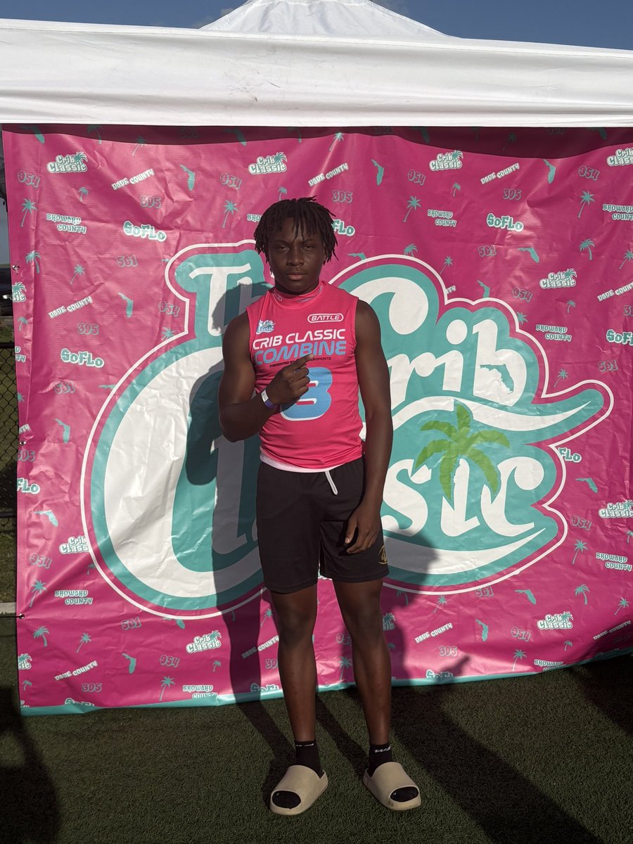 DGoringll's tweet image. Had a great time at @CribClassic also ran a 4.44 40 with laser
#THEREBUILD
@Omar_Haugabook @Reese80 @BrickByBrick_36 @Clinte103 @JerryRecruiting @MohrRecruiting @PrepRedzoneFL