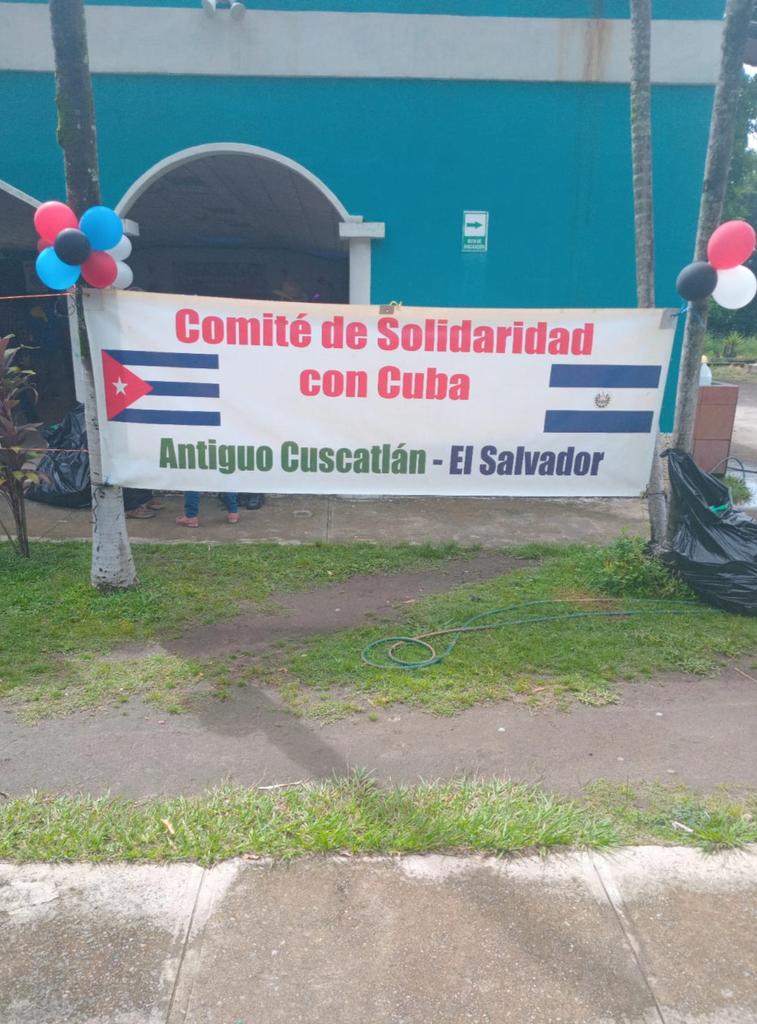 En conmemoración del 26 de julio, se realizó encuentro con solidarios y amigos de Cuba en El Salvador y la participación de funcionarios de la Embajada de Cuba en este país.

#CubaEstaFirme #SiempreEs26