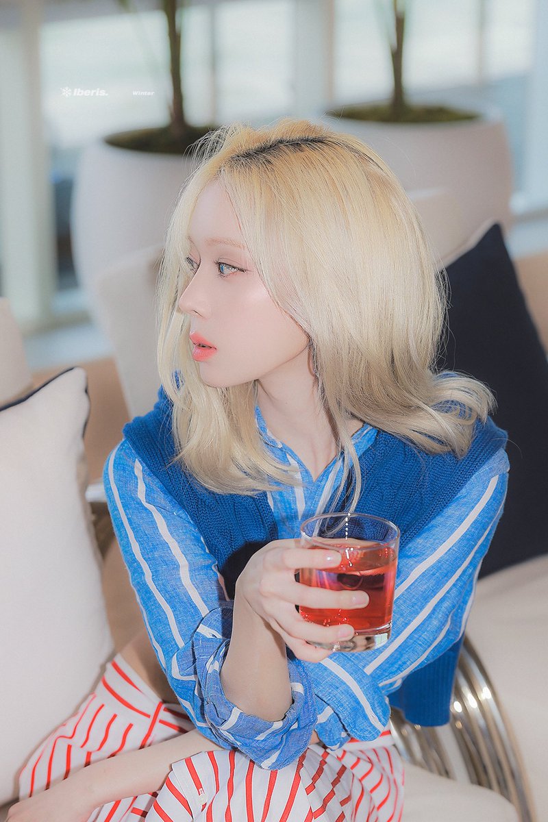 wtrstarlight's tweet image. Bring HER back to me