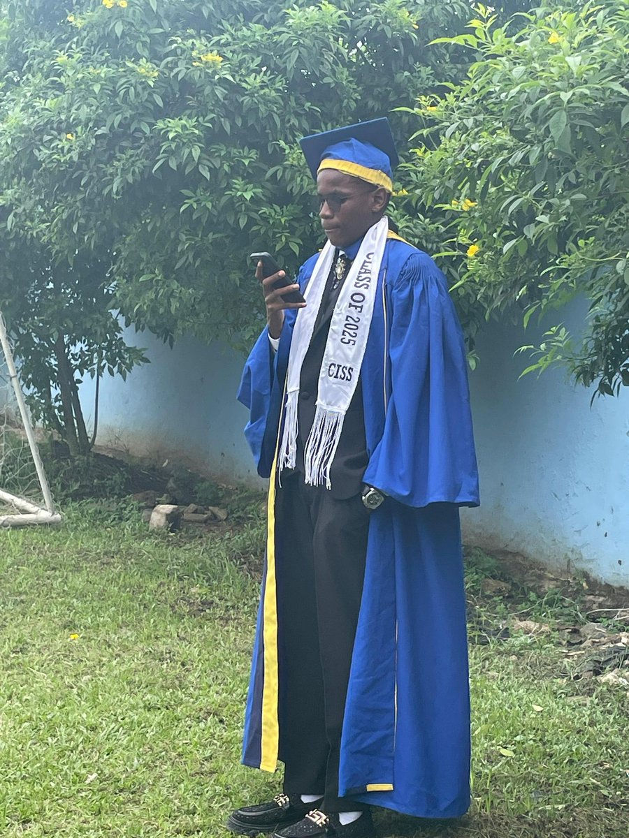 144_soala's tweet image. Something Great !!
Today was my graduation and I bagged the Best Graduating Student for the Class Of 2025 we thank God for the opportunity.
You dream.... then you achieve
Tech and School. ❤️
I'm now going into another phase of life outside Secondary School.